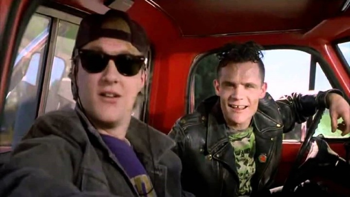 Flea, una vez más, en su papel de Douglas J. Needles en la película de Back to the Future III. Foto: Universal