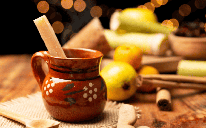 Aunque el ponche es nutritivo y reconfortante (ideal para combatir el frío), es fundamental consumirlo con moderación. CANVA