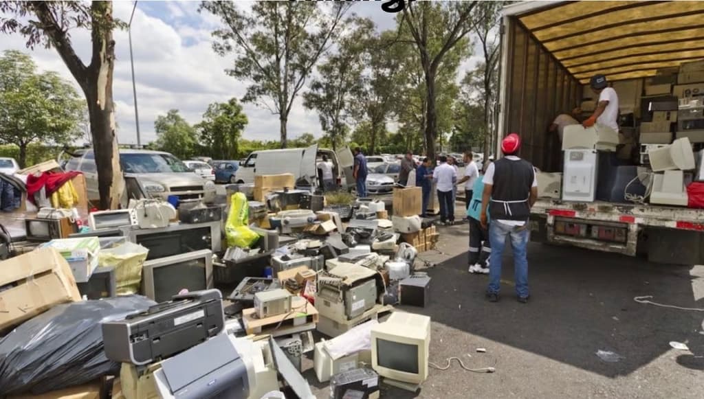 Día Mundial del Reciclaje: recicla ropa, electrónicos y cambia residuos por plantitas | Foto: Cuartoscuro
