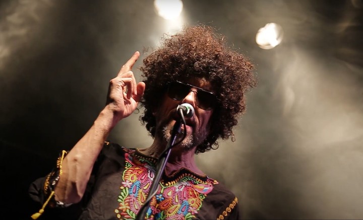 Carca en vivo con Babasónicos. Foto de prensa