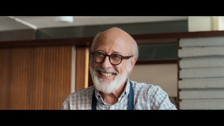 Francella interpreta en varias historias a distintos padres, como en el de la foto.