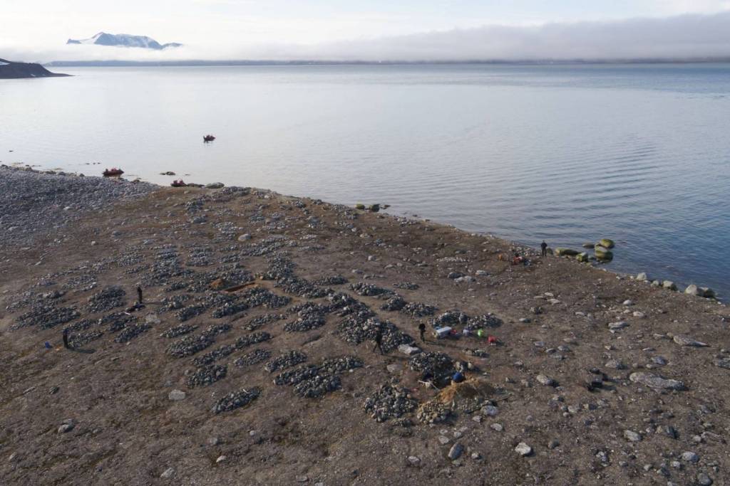 Las tumbas en Likneset se encuentran en una ubicación vulnerable a la erosión