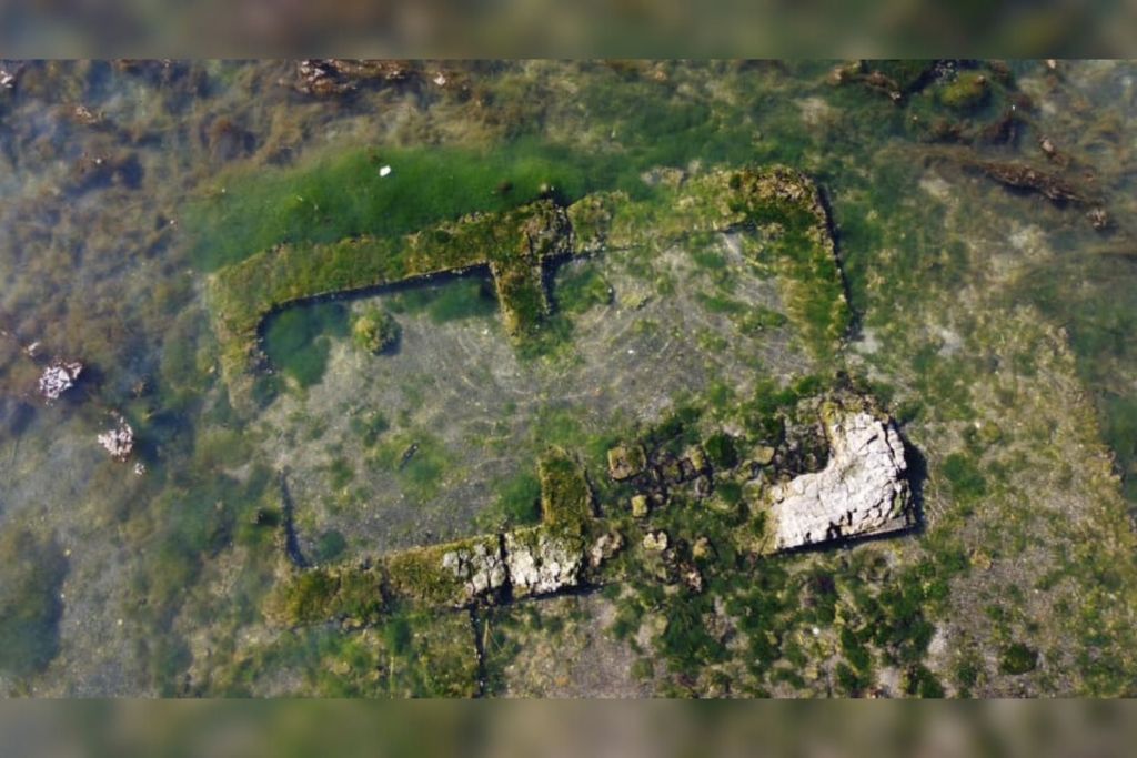 La antigua villa romana sumergida en las aguas del Lago Fusaro