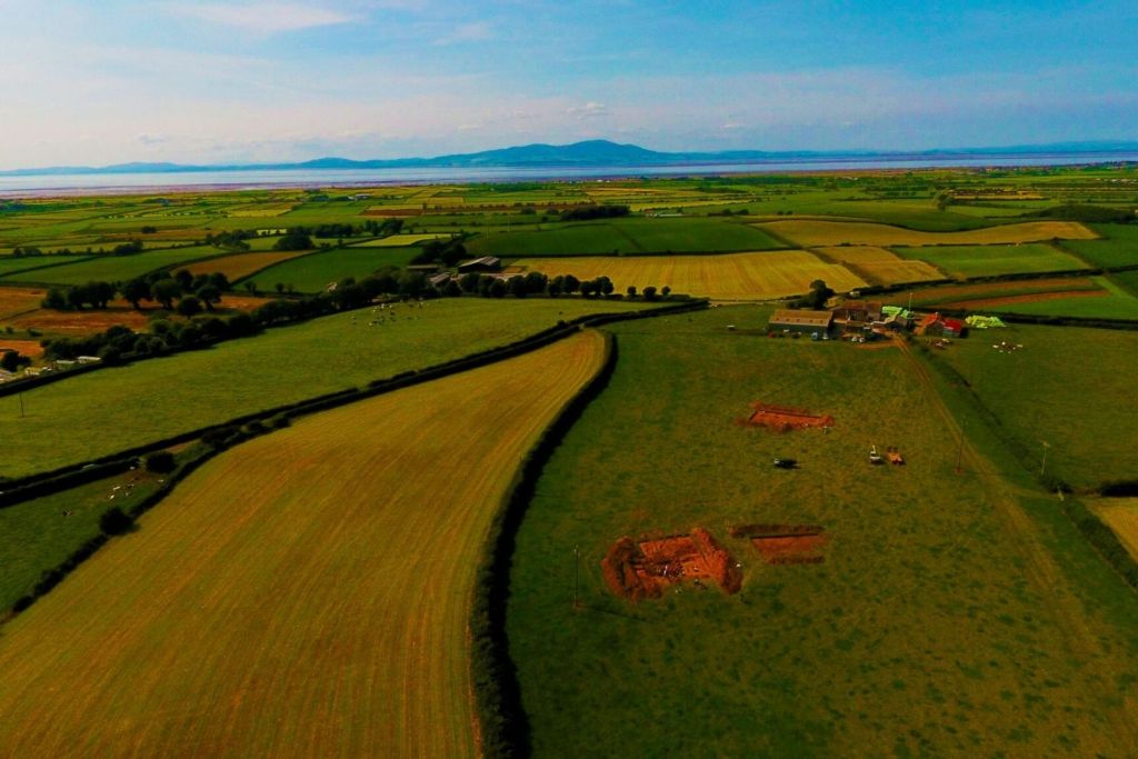 Una vista aérea del sitio de excavación en Cumbria