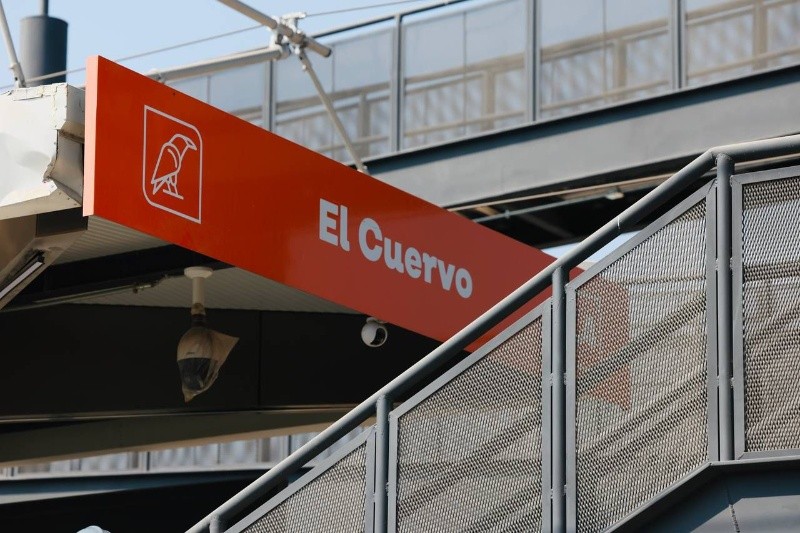 En la estación El Cuervo, los funcionarios constataron que los vagones del nuevo sistema de transporte ya realizan pruebas y calibraciones en tiempo real. CORTESÍA En la estación El Cuervo, los funcionarios constataron que los vagones del nuevo sistema de transporte ya realizan pruebas y calibraciones en tiempo real. CORTESÍA