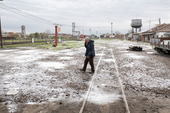 La nieve que no es nieve, pero te hiela la sangre: la producción supo recrear las diferentes nieves del relato. Foto Netflix