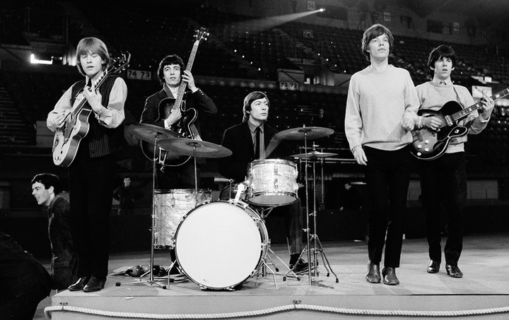 Los Rolling Stones en un ensayo de 1964: Brian Jones, Bill Wyman, Charlie Watts, Mick Jagger y Keith Richards. Foto: AP