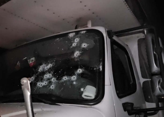 El estado de Zacatecas amaneció este viernes con bloqueos carreteros en 12 municipios cometidos por presuntos integrantes de bandas criminales.